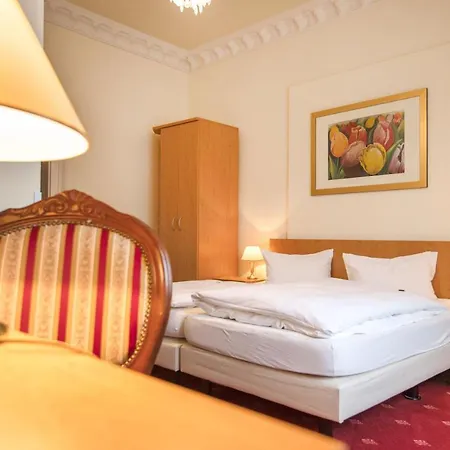 Markgraefler Hof Hotel 2*
